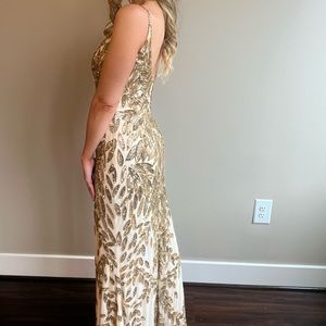MAC DUGGAL Sequin Leaf Mermaid Gown NEW Size 4 Dress Gold Nude